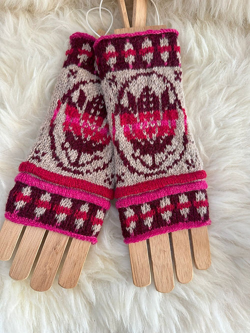 Tile Flower - Wrist Warmers Red